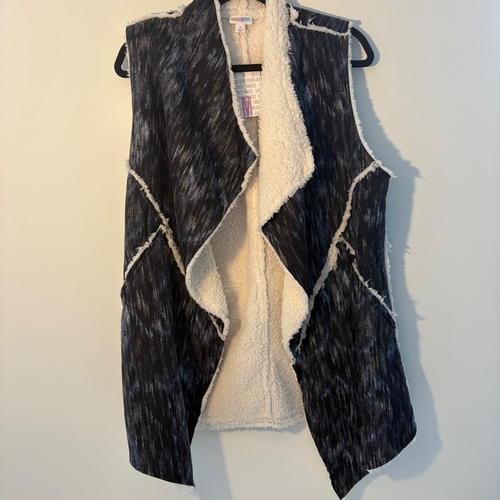 Lularoe Marlow Medium New w Tags Faux Fur Vest Women's Blue & Black